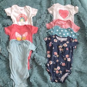 Short sleeve 7 onesies bundle